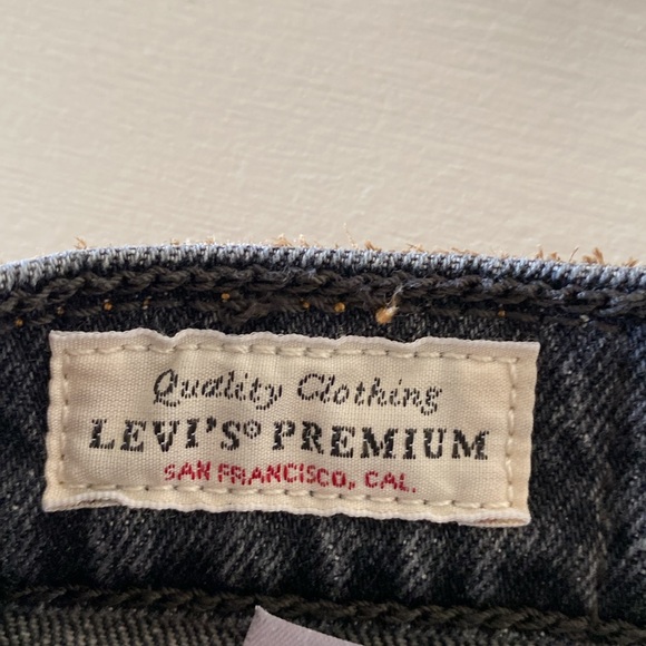 Levi’s wedgie straight jeans; size 26 - Picture 8 of 9
